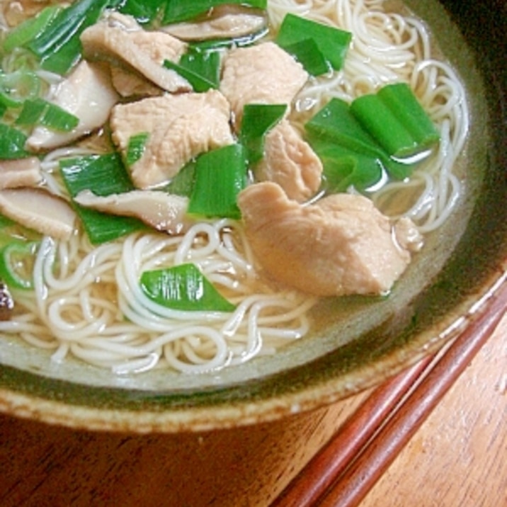 そうめんで温まろう！鶏肉入りにゅうめん